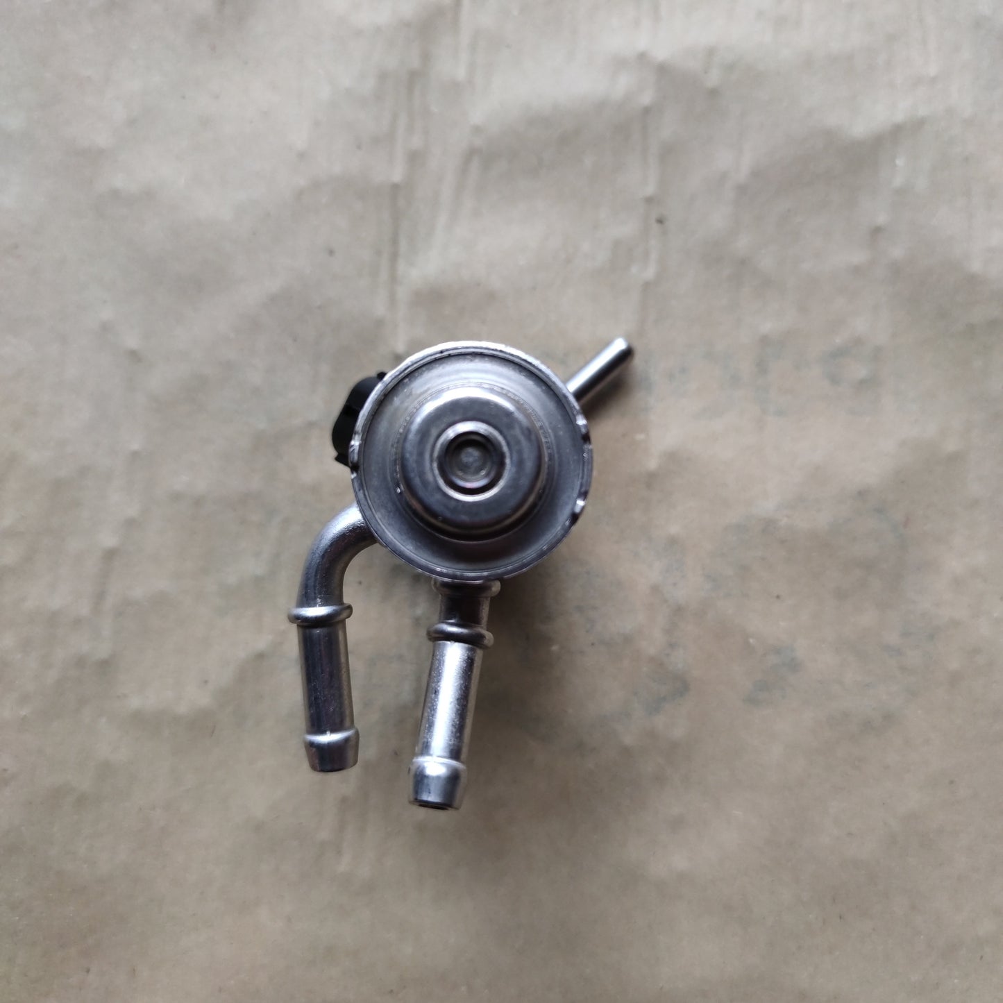 Injecteur ADBLUE NEUF RENAULT ref 160726474R