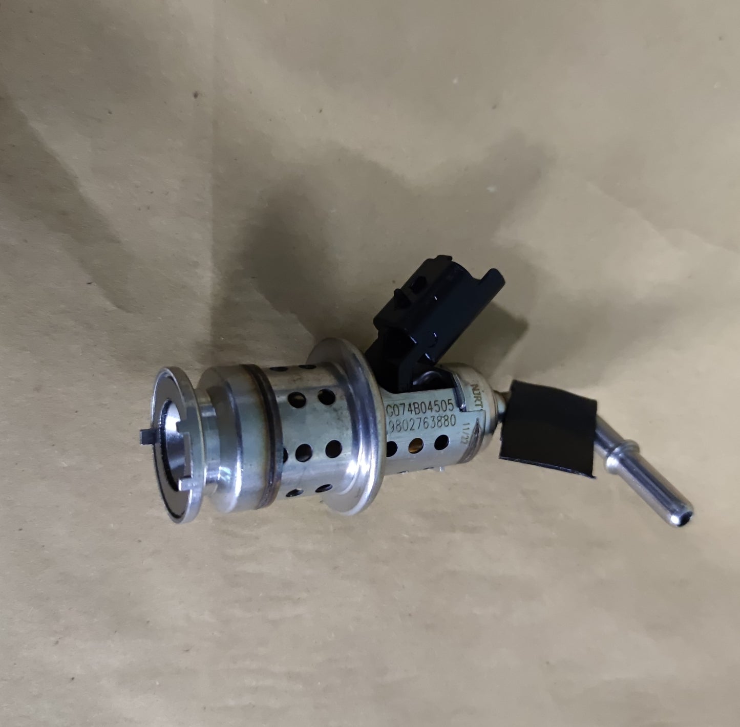 Injecteur AdBlue neuf PSA REF : 9802763880